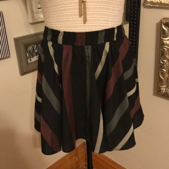 BCBGeneration Full Circle Skirt with Pockets - Picture 2 of 2